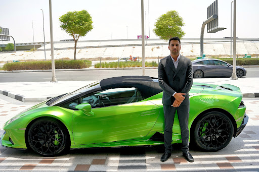 Safe Driver Dubai - Awesomedrive - Chauffeur Dubai - Hire a driver in dubai - Driver Required in Dubai — AUTOMOTIVE in Dubai — photo 3