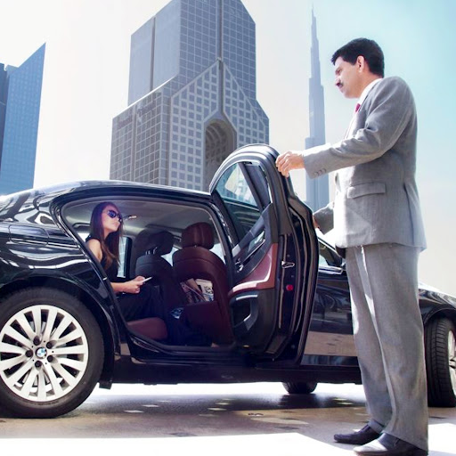 Safe Driver UAE Dubai\ Personal Driver Dubai Monthly\Hire Private Chauffeur Service\Hire a Driver Cheap Monthly Weekly Basis — AUTOMOTIVE in Dubai — photo 2