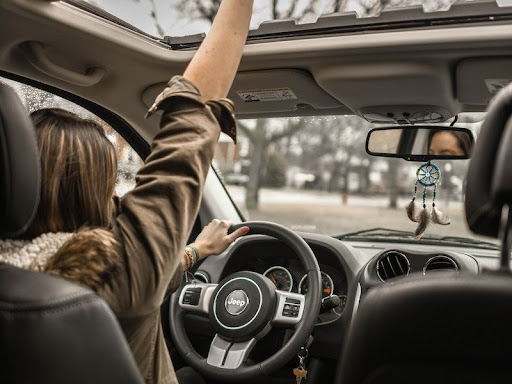 Safe Driver UAE Dubai\ Personal Driver Dubai Monthly\Hire Private Chauffeur Service\Hire a Driver Cheap Monthly Weekly Basis — AUTOMOTIVE in Dubai — photo 3