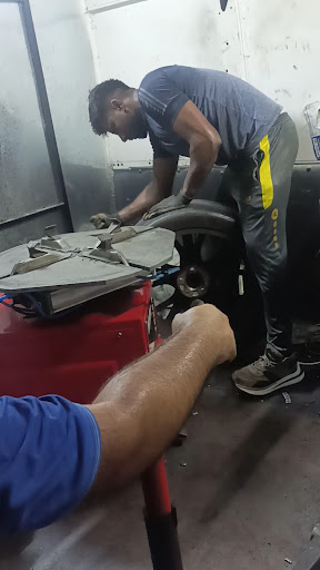 Tyre & Battery Sales and Repairing- Emergency Tyre & Battery Change — AUTOMOTIVE in Dubai — photo 2
