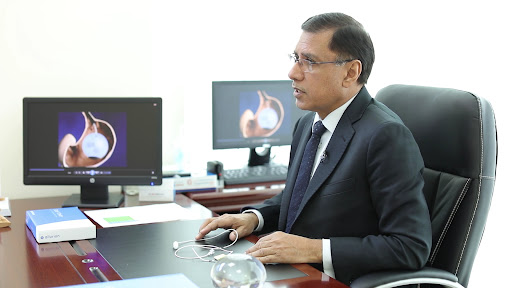 Dr. Girish Kumar Juneja — BEAUTY in Dubai — photo 1