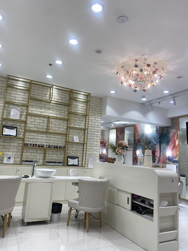 Mirrors Beauty Lounge - Barsha Heights — BEAUTY in Dubai — photo 3