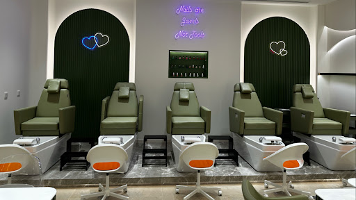 Happy Nails & Hair Beauty Salon — BEAUTY in Dubai — photo 1