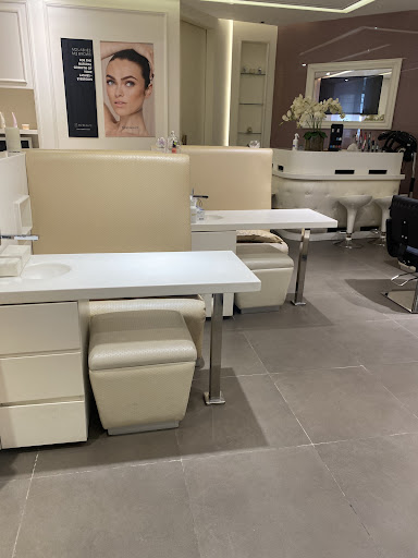 Colours Bar Ladies Salon — BEAUTY in Dubai — photo 3