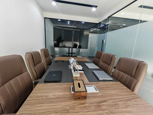 Bericht Audit & Advisory — BUSINESS in Dubai — photo 1