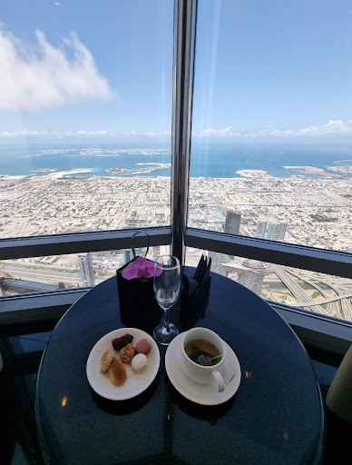 The Lounge Burj Khalifa — BUSINESS in Dubai — photo 3