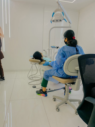 Dr Niketa - Periodontist and Implantologist - Smile Story Dental Clinic — HEALTHCARE in Dubai — photo 2