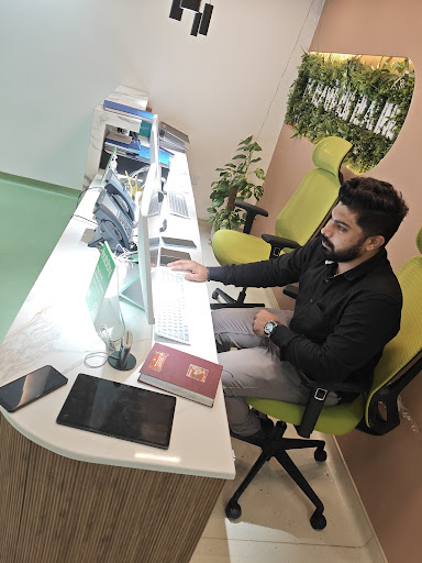Sanare Polyclinic — HEALTHCARE in Dubai — photo 1