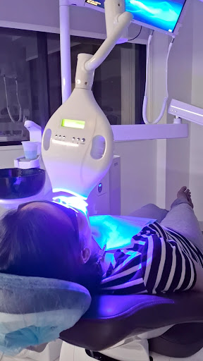 FLOSS AND GLOSS SKIN AND DENTAL CLINIC — HEALTHCARE in Dubai — photo 1