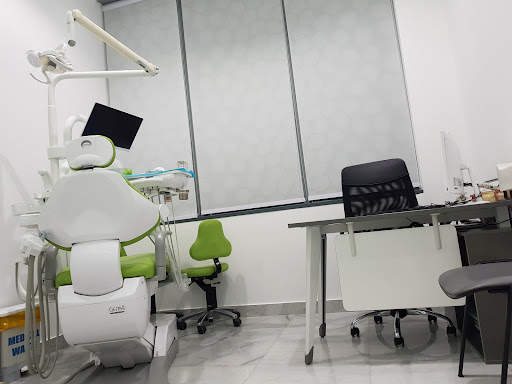 Dafe Dental Clinic - Dr. Ahmed Fathi Emara - عيادة دكتور أحمد فتحي عمارة لطب الأسنان — HEALTHCARE in Dubai — photo 2