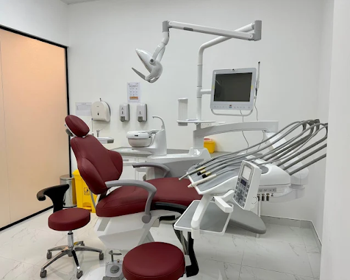 Dr. Naseem Rahim – Dental Consultant (Alpha Dental Center, Dubai) — HEALTHCARE in Dubai — photo 2