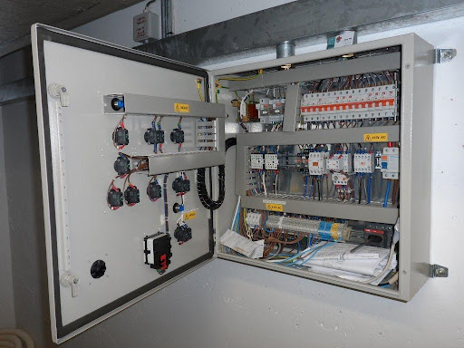 AC Repair Springs AC Maintenance Service Company Dubai — HOME-SERVICES in Dubai — photo 2