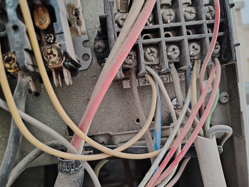 Muhammad Tanveer Electrical Equipment repairing — HOME-SERVICES in Dubai — photo 3
