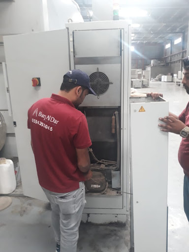 Burj Al Dar - Tech Contractor - General Maintenance - AC unit Fix Contracting — HOME-SERVICES in Dubai — photo 2